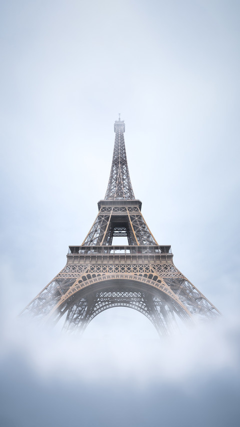 Why doesnt the eiffel tower rust screenshot
