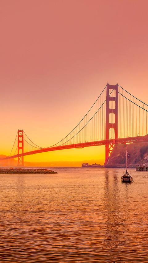 The Golden Gate Bridge in San Francisco at sunset screenshot