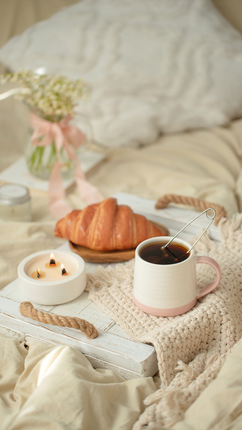 Flatlay with vintage pictures of flowers screenshot