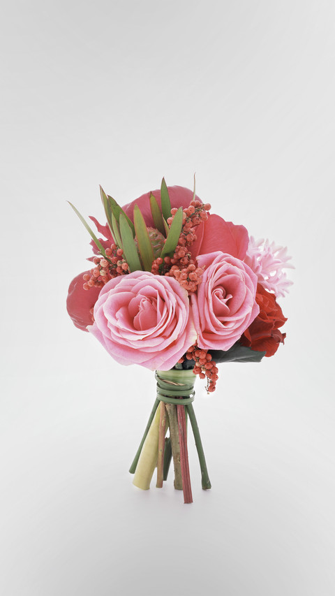 Bouquet of posies and roses screenshot