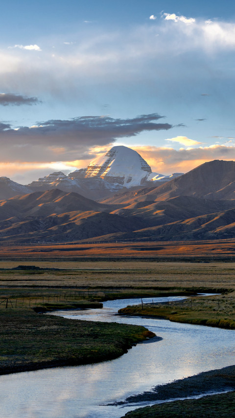 The summit of mount kailash screenshot