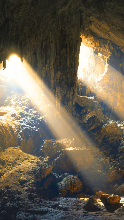 Cave landform scenery screenshot