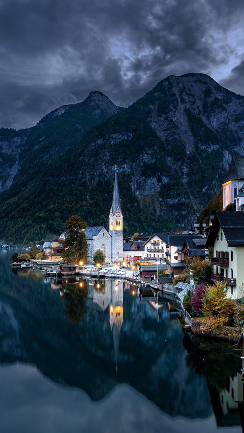 Hallstatt, Austria - Sunset, blue hour at the village screenshot