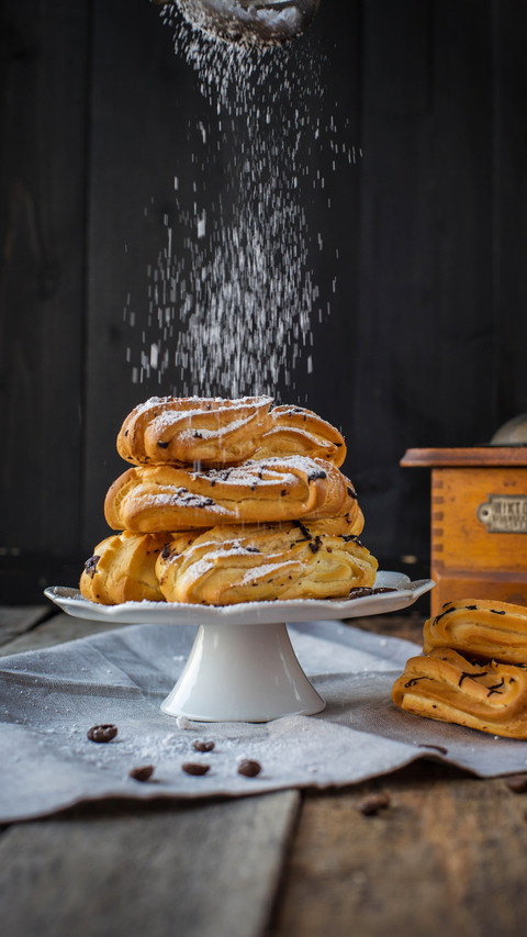 Freshly Baked Puffs, Tempting with Sugar Dust screenshot