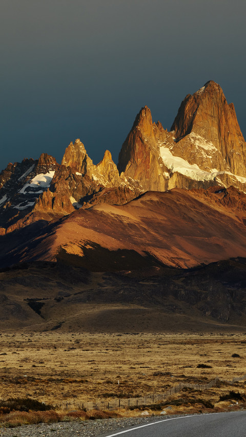 Mount Fitz Roy at sunrise screenshot