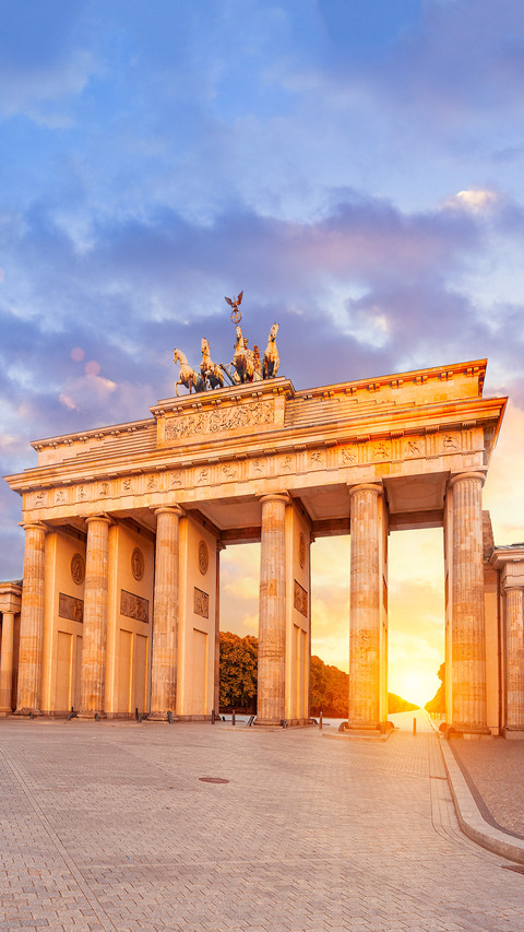 Brandenburg Gate in Berlin, Germany screenshot