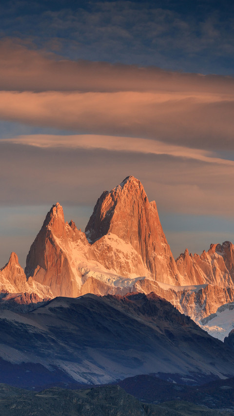 Famous Fitz Roy in Argentina, wonderful autumn colors screenshot