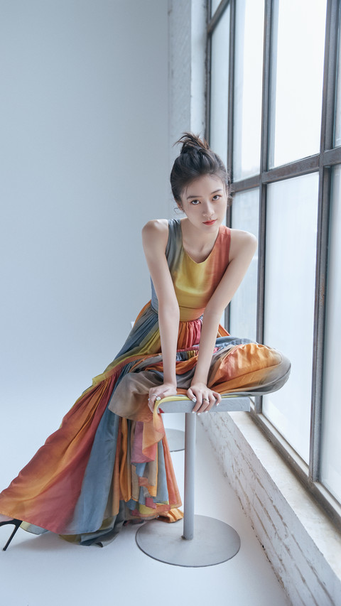 张雪迎彩虹扎染长裙 screenshot