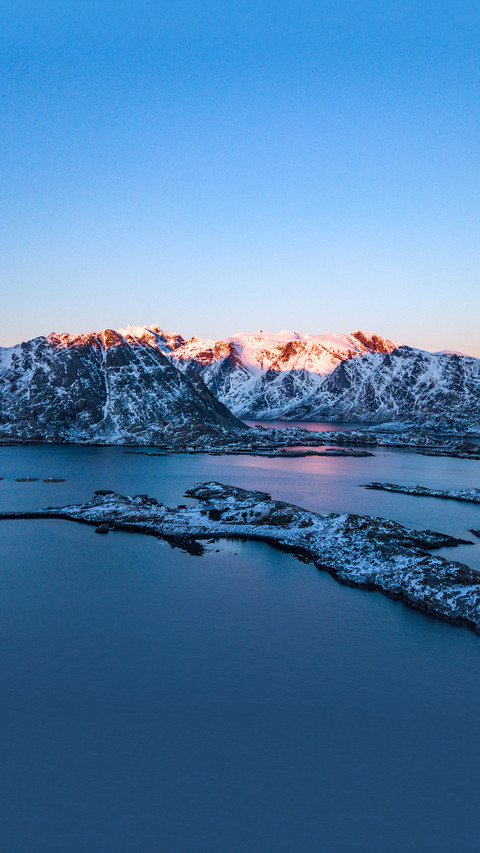 Sunset in Lofoten, Norway screenshot