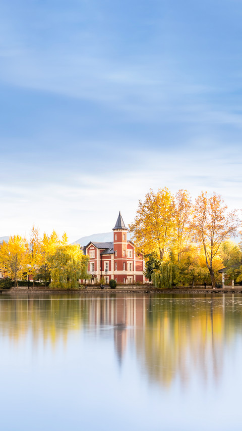 Lake of Puigcerda, Town in Girona screenshot
