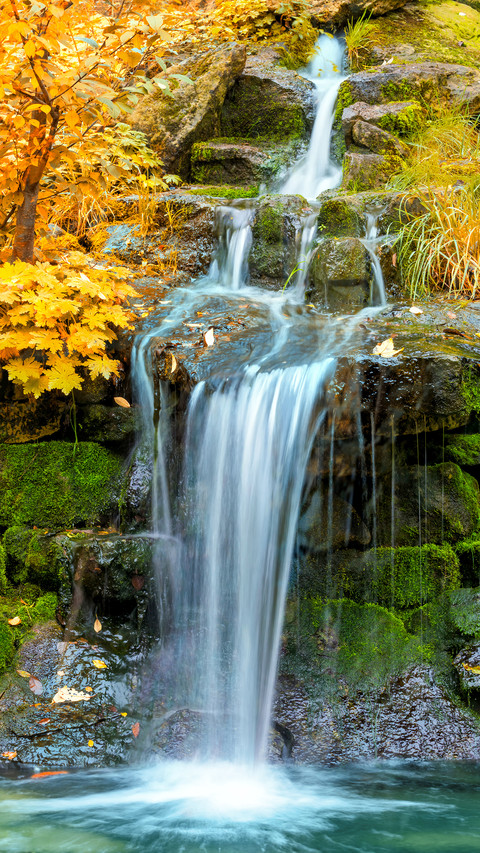 Beautiful waterfalls screenshot