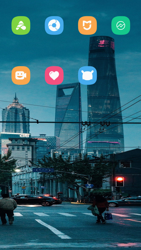 人来人往的街道 screenshot