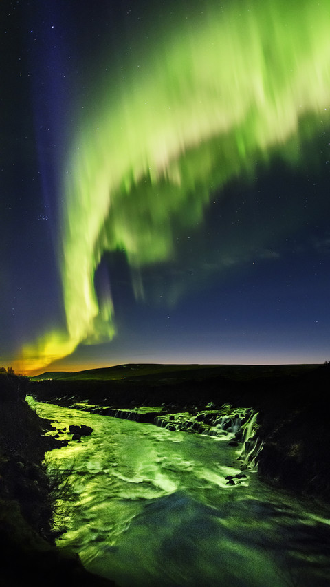 Hraunfossar northwestern region iceland screenshot