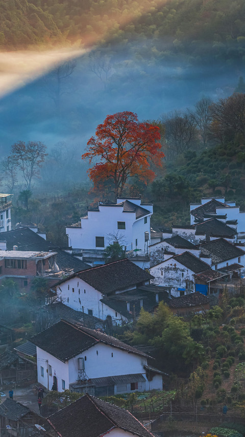 Quiet And Beautiful Small Village Under The Mountain screenshot