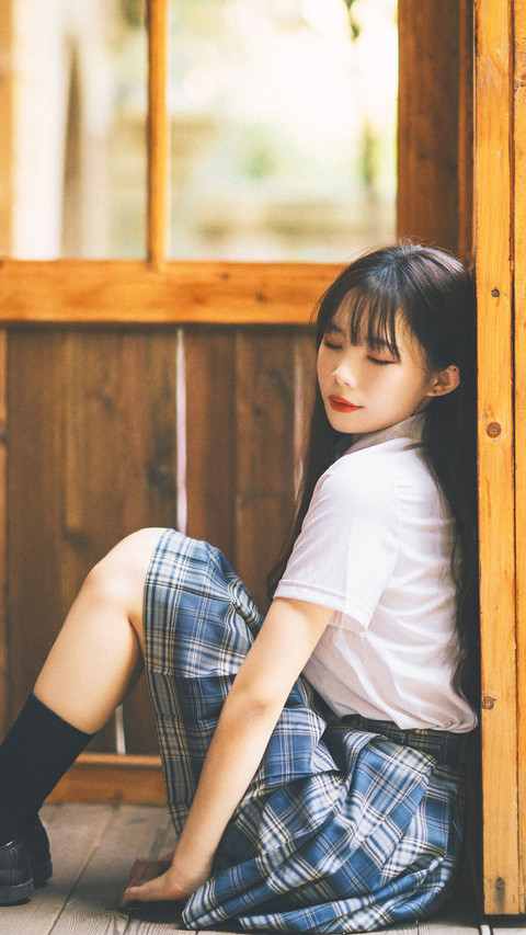 阳光下的制服少女 screenshot