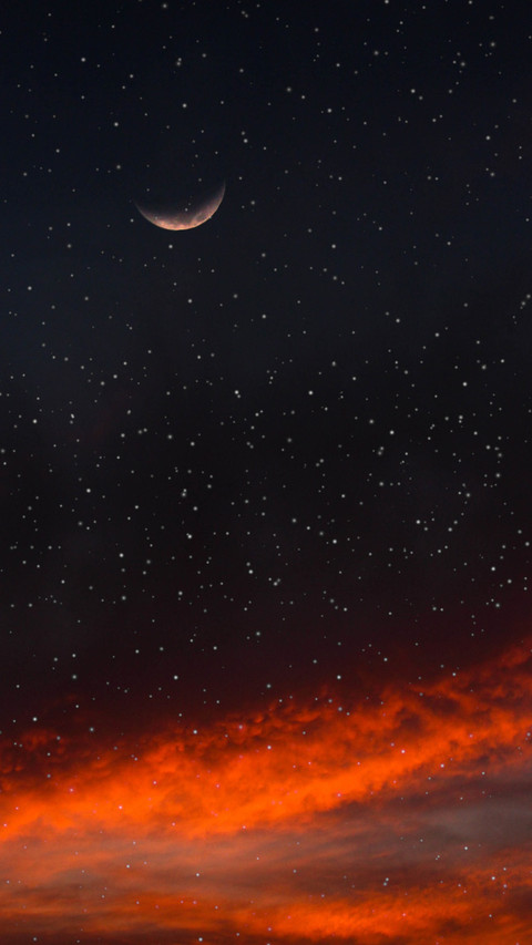 The night moon hangs low, reflecting on the vast sky screenshot