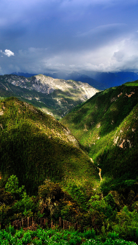 Yunnan shangri la canyon storm screenshot