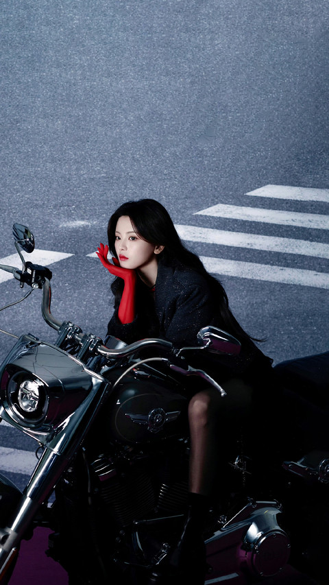 “机车女孩”杨超越 screenshot