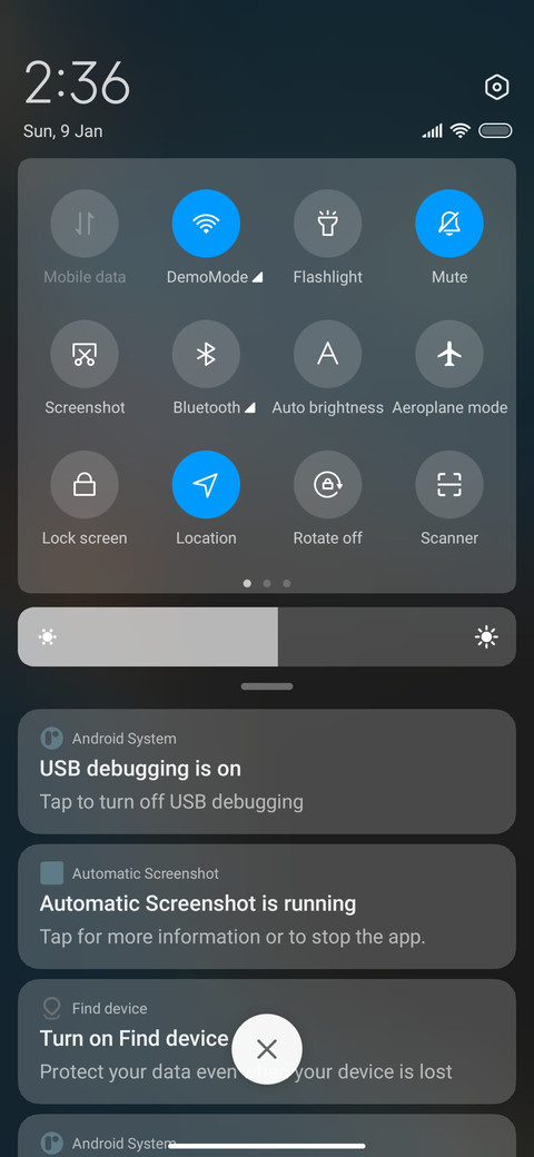 Black gold clock screenshot