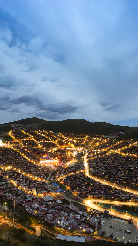 Beautiful Town at Night screenshot