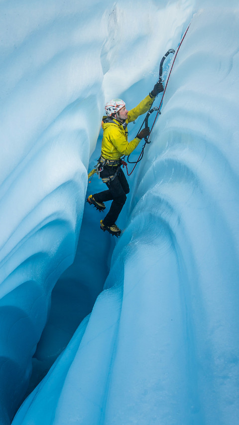 Man is Climbing on The Glacier screenshot