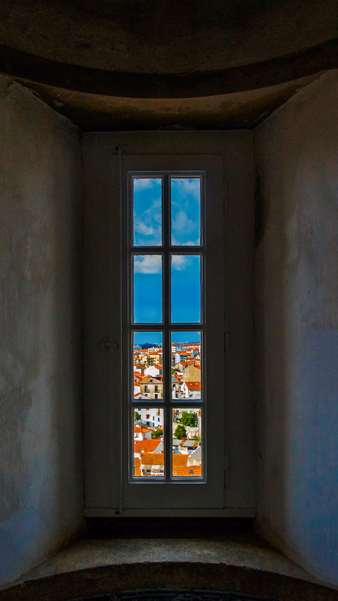 window in coimbra portugal screenshot