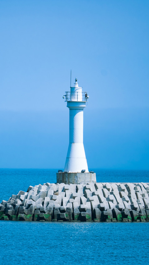 Lonely lighthouse screenshot