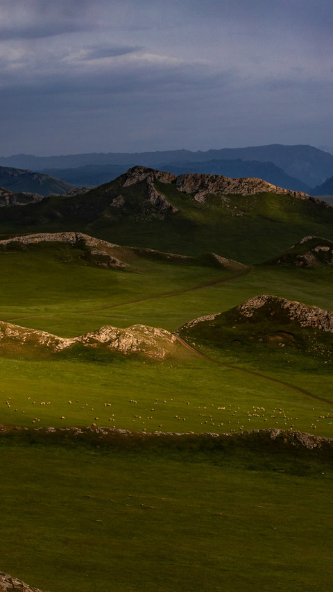 The scenery of Xinjiang is like a painting. screenshot