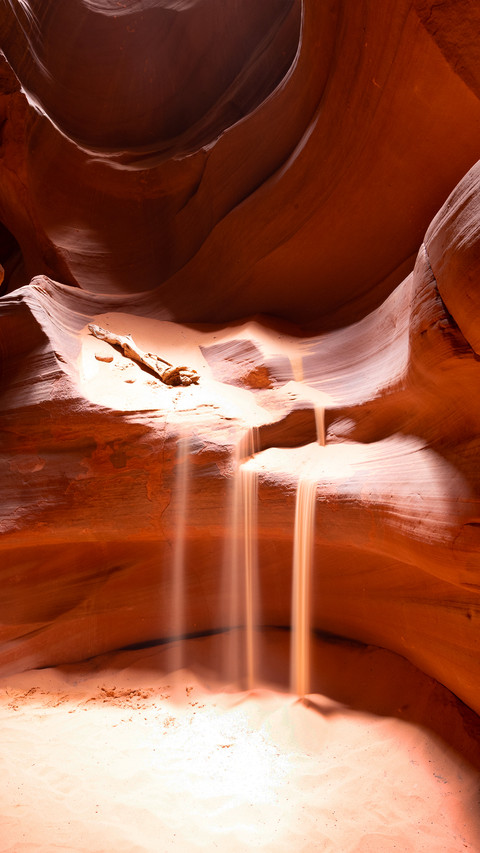 A waterfall of quicksand screenshot