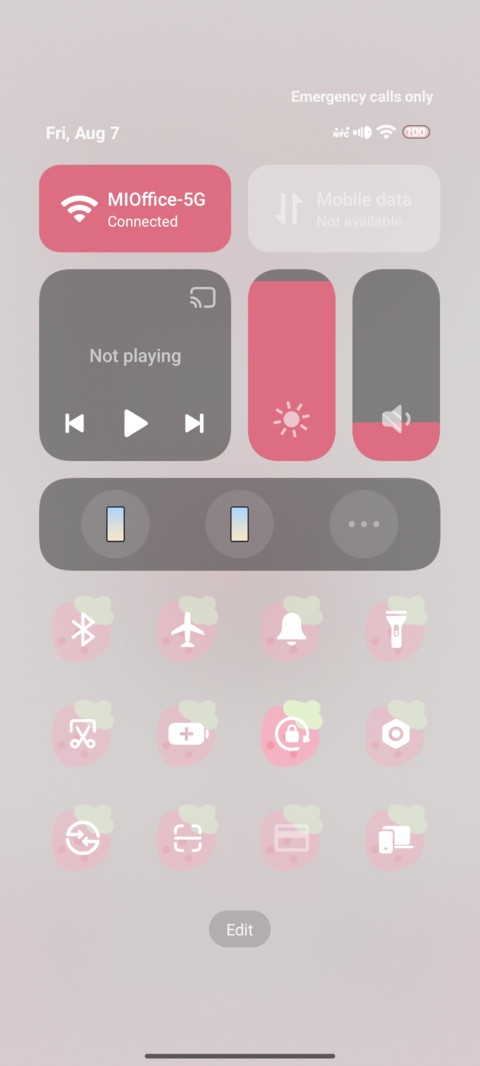 Strawberry cat screenshot