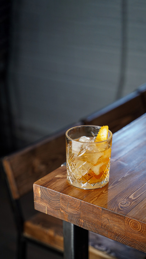 Classic old fashioned cocktail with bourbon screenshot
